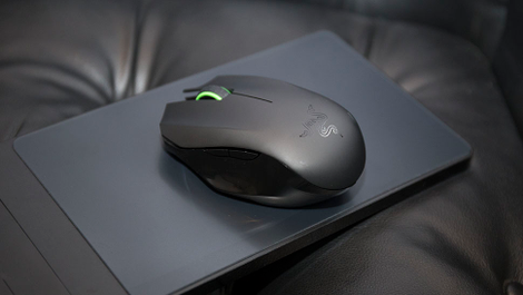 Illustration for article titled Finally, a Mouse and Keyboard You Can Comfortably Use on the Couch
